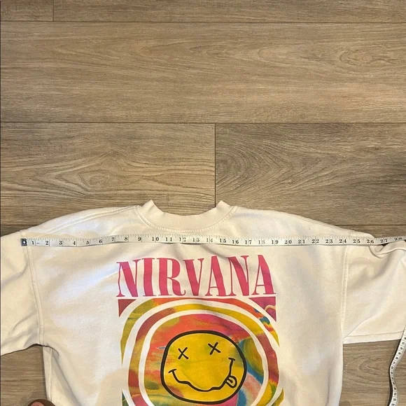 NIRVANA Cream Crewneck Sweatshirt with Multicolor Graphic Size XS - Picture 5 of 8